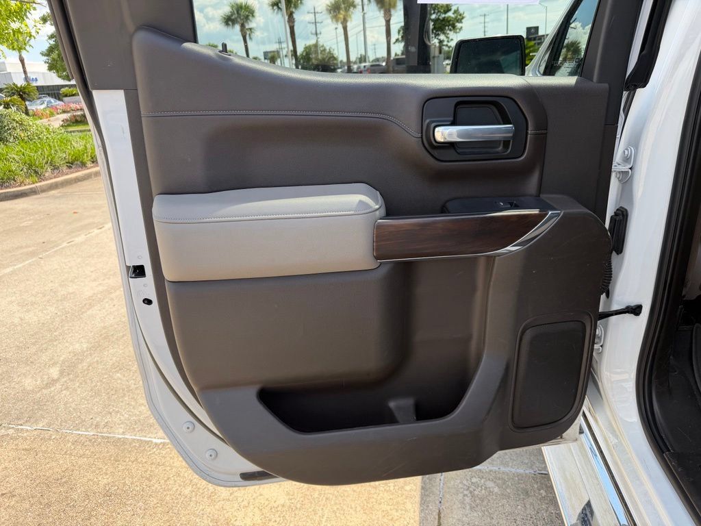 Used 2021 GMC Sierra 1500 SLT AWD/4WD image 12