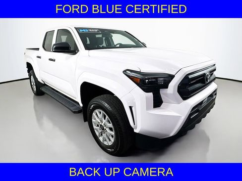 Used 2024 Toyota Tacoma SR image 3