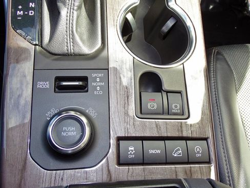 Used 2022 Toyota Highlander Platinum AWD/4WD image 31