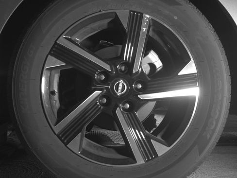 Used 2025 Nissan Sentra SV FWD image 13