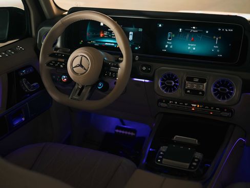 Used 2025 Mercedes-Benz G 63 AMG 4MATIC image 8