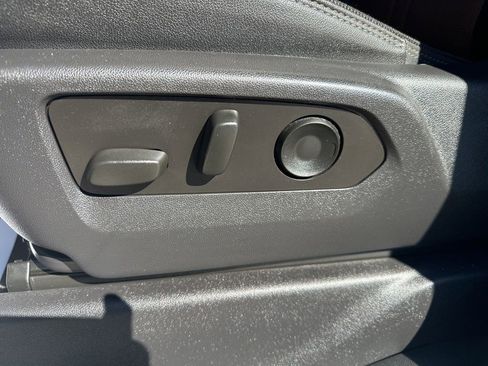 Used 2024 Chevrolet Silverado 2500 High Country w/ Technology Package image 19