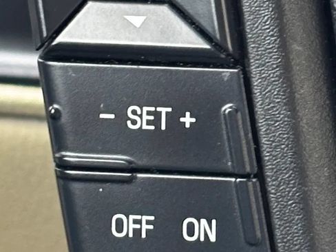 Used 2017 Ford Expedition XLT w/ Equipment Group 202A RWD image 14