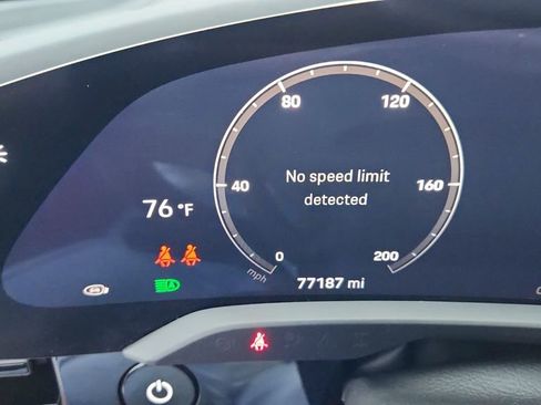 Used 2020 Porsche Taycan 4S w/ Premium Package image 20