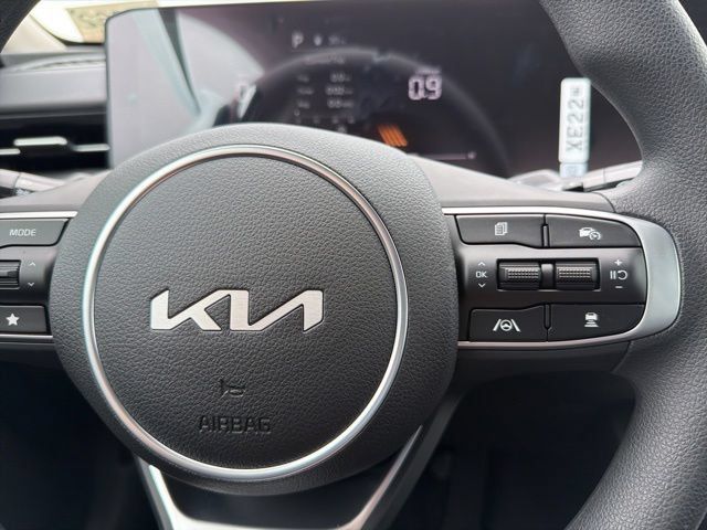 New 2026 Kia K5 LXS FWD image 21