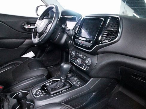 Used 2019 Jeep Cherokee Limited w/ Trailer Tow Group image 23