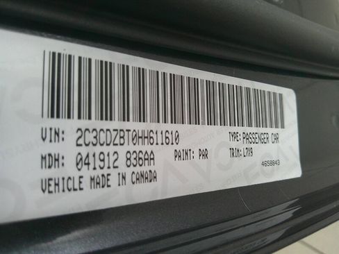 Used 2017 Dodge Challenger R/T w/ Driver Convenience Group RWD image 33