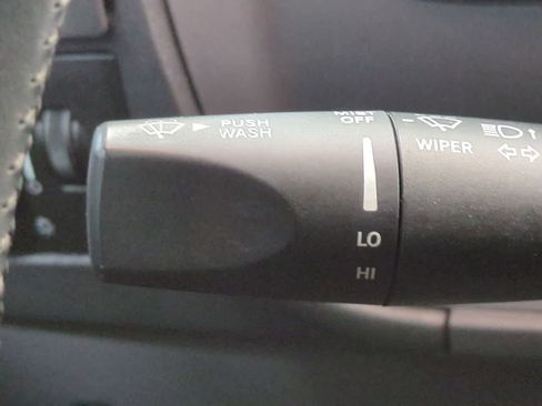 Used 2012 Dodge Challenger R/T image 25