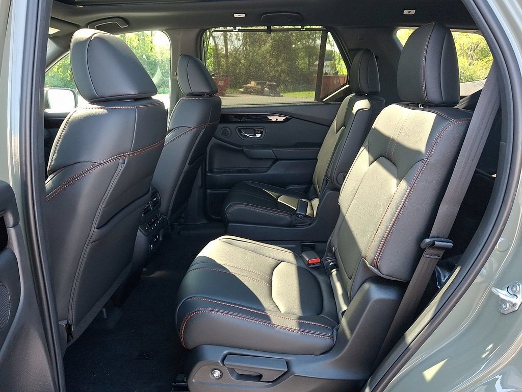 New 2026 Honda Pilot TrailSport image 6
