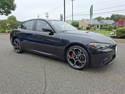 New 2024 Alfa Romeo Giulia Ti w/ Performance Driving Package image 2