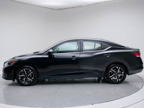 Used 2024 Nissan Sentra SV FWD image 2