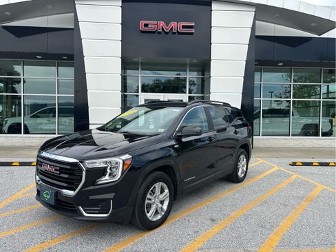Certified 2023 GMC Terrain SLE w/ Driver Convenience Package AWD/4WD image 1
