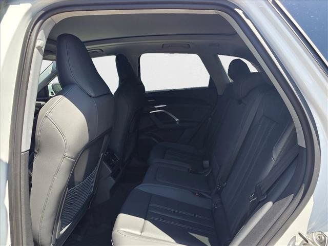 New 2025 Audi Q5 Premium w/ Premium Plus AWD/4WD image 18