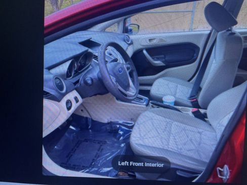 Used 2013 Ford Fiesta SE image 10