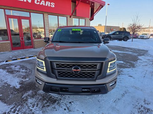 Used 2021 Nissan Titan PRO-4X w/ Pro-4x Convenience Package AWD/4WD image 2