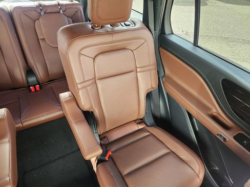 New 2026 Lincoln Aviator Reserve w/ Jet Appearance Package AWD/4WD image 15
