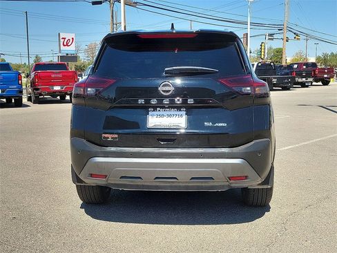Used 2023 Nissan Rogue SL w/ SL Premium Package image 9
