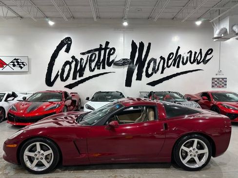 Used 2005 Chevrolet Corvette Coupe w/ Preferred Equipment Group RWD image 2