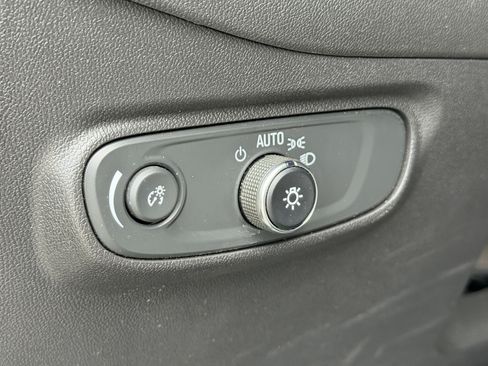 Used 2024 Chevrolet Equinox LS w/ LS Convenience Package FWD image 14