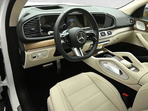 New 2026 Mercedes-Benz GLS 450 4MATIC image 8