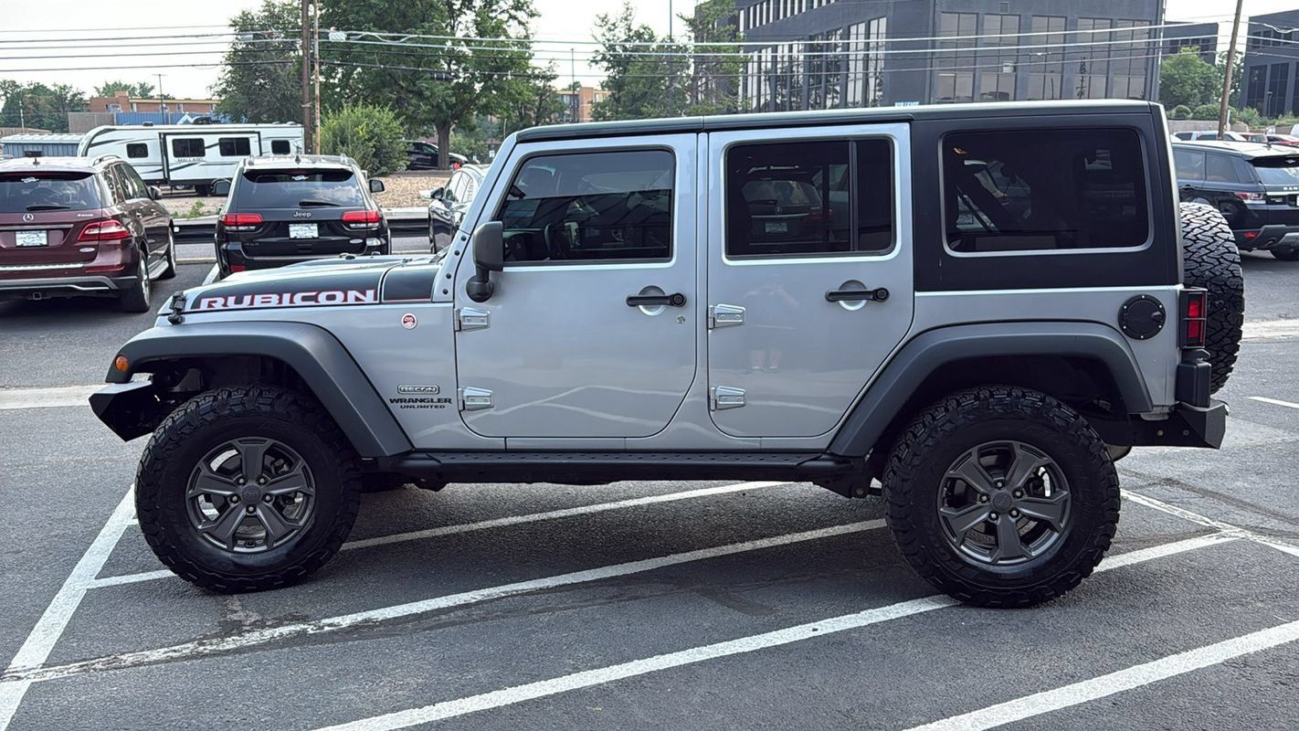 Used 2017 Jeep Wrangler Unlimited Rubicon AWD/4WD image 6