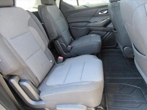 Used 2021 Chevrolet Traverse LT w/ LPO, Blackout Package image 30