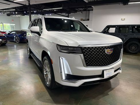 Used 2023 Cadillac Escalade Premium Luxury image 12