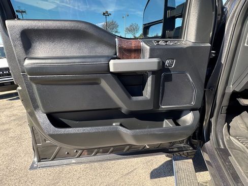 Used 2017 Ford F350 Platinum w/ Platinum Ultimate Package image 22