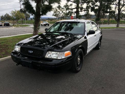 Used 2008 Ford Crown Victoria Police Interceptor RWD image 2