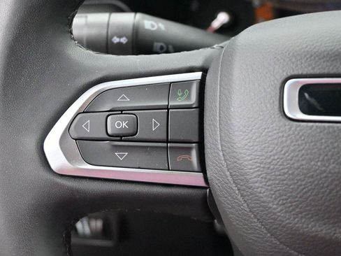 Used 2023 Jeep Compass Latitude AWD/4WD image 16