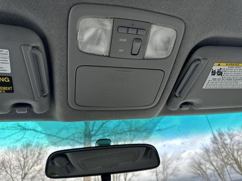 Used 2004 Toyota Highlander V6 image 22