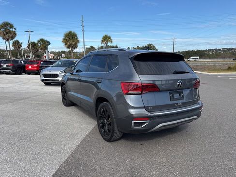 Used 2022 Volkswagen Taos SE image 4