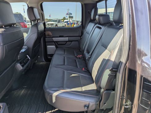 Used 2022 Ford F150 Lariat image 11