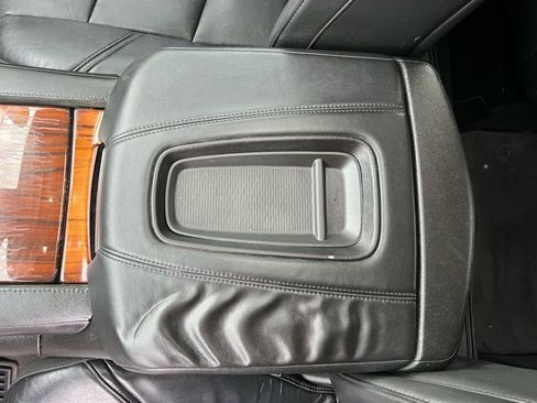 Used 2015 Cadillac Escalade Premium image 34