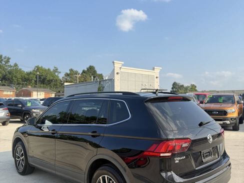 Used 2019 Volkswagen Tiguan SE w/ Panoramic Sunroof Package image 4