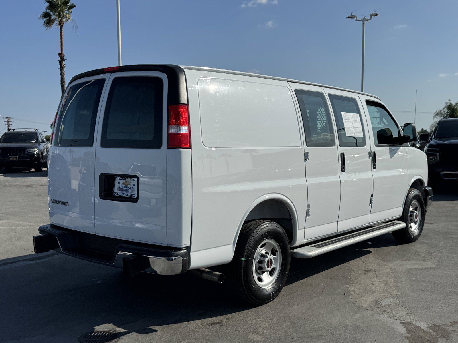 Used 2025 GMC Savana 2500 w/ Driver Convenience Package RWD image 4