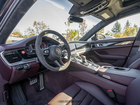 Used 2023 Porsche Panamera GTS image 23