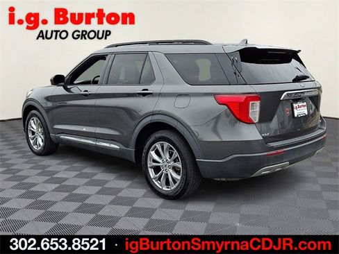 Used 2020 Ford Explorer XLT w/ Equipment Group 202A image 4