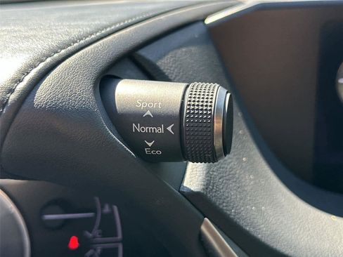 Used 2020 Lexus ES 300h w/ Accessory Package 2 FWD image 35