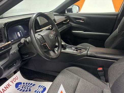 Used 2023 Toyota Crown XLE image 9