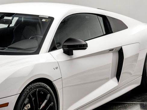 Used 2018 Audi R8 V10 RWD image 34