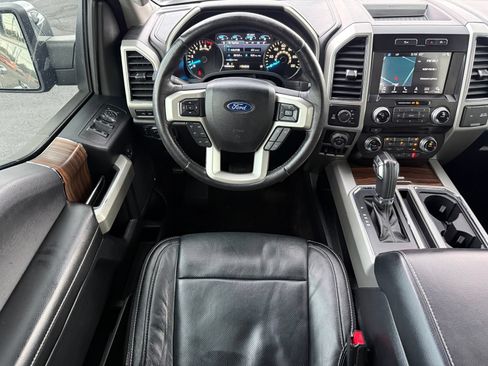Used 2017 Ford F150 Lariat w/ Equipment Group 501A Mid AWD/4WD image 30