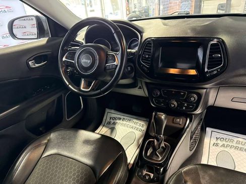 Used 2019 Jeep Compass Latitude FWD image 52