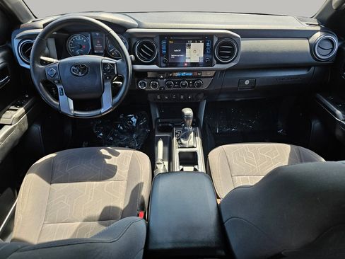 Used 2016 Toyota Tacoma TRD Off-Road AWD/4WD image 2