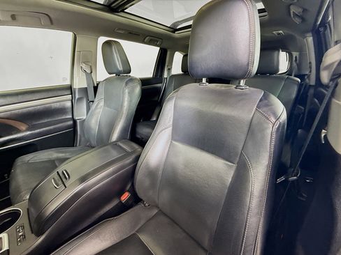 Used 2017 Toyota Highlander Limited Platinum AWD/4WD image 11
