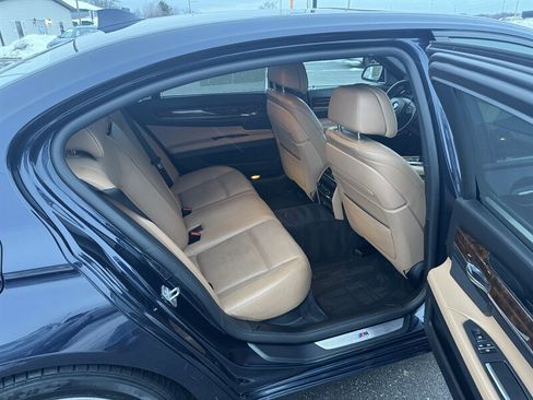 Used 2014 BMW 750Li xDrive image 26
