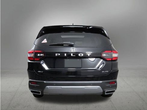 New 2026 Honda Pilot Elite image 4