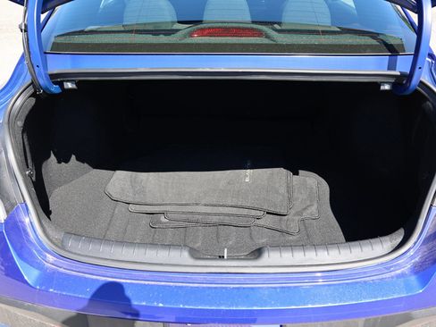 Used 2025 Hyundai Elantra Sport FWD image 11