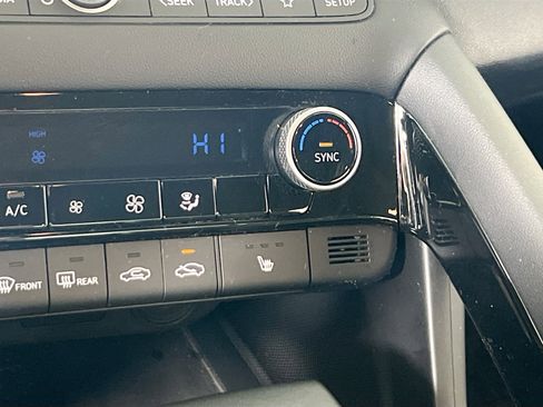 Used 2023 Hyundai Elantra Limited w/ Cargo Package FWD image 20