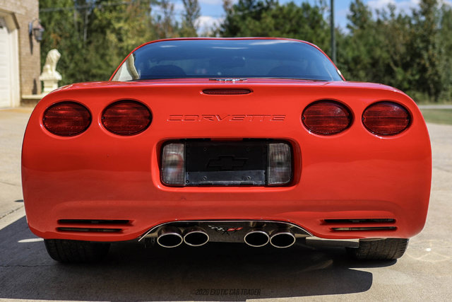Used 2003 Chevrolet Corvette Coupe w/ Preferred Equipment Group RWD image 16